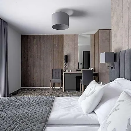 Hotell Sadelski Dwor Medical & 4*