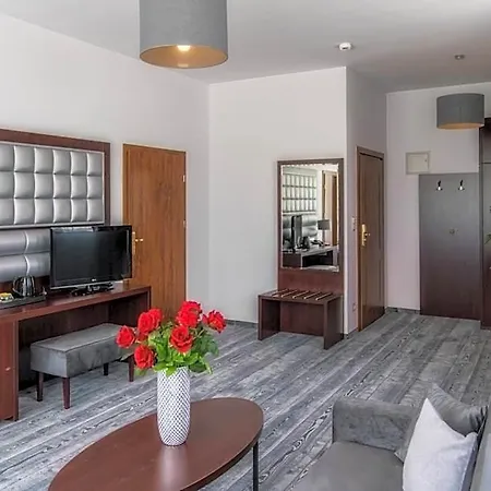Sadelski Dwor Medical & Hotell 4*